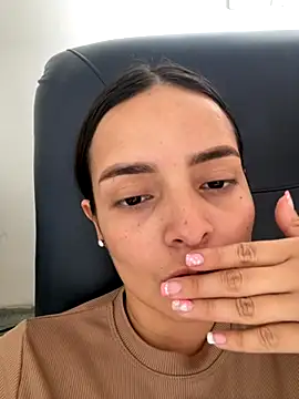 Mia jhoonson online show from October 17, 2025, 3:03 pm