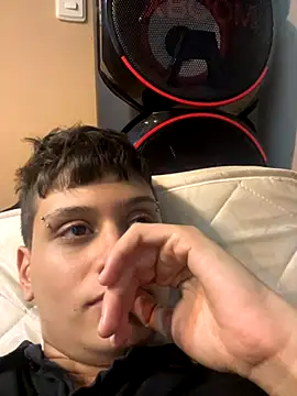 Snapshot of prayingtothesky chatting on September 11, 2025, 4:12 am prayingtothesky online show from September 11, 2025, 4:12 am