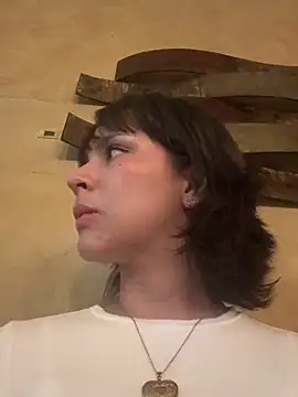 Adry Bach  online show from September 28, 2025, 11:55 pm