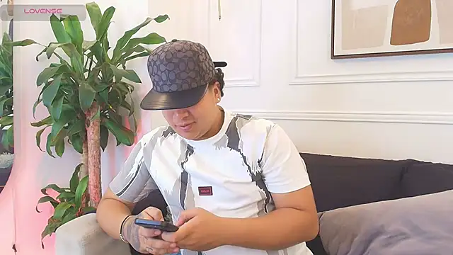 Naim Bennetsex online show from October 28, 2025, 7:02 pm