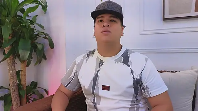 Naim Bennetsex online show from April 9, 2026, 6:14 pm