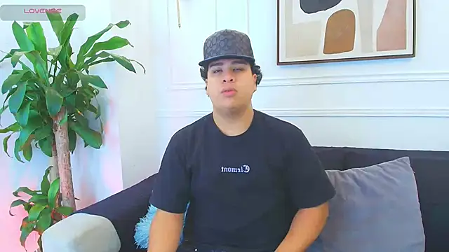 Naim Bennetsex online show from October 27, 2025, 6:42 pm