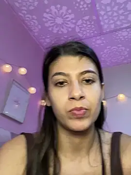 Lenapink19 online show from February 12, 2026, 12:43 am