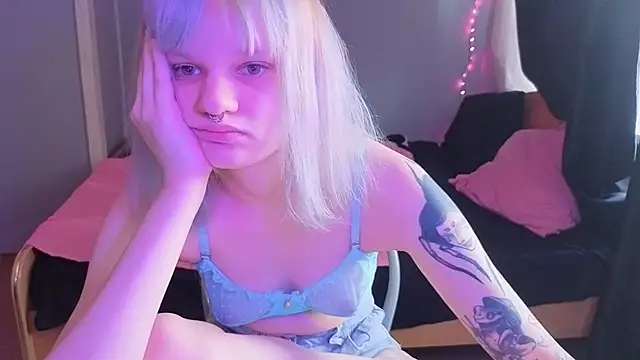 Elieiza xo online show from April 5, 2026, 9:16 am