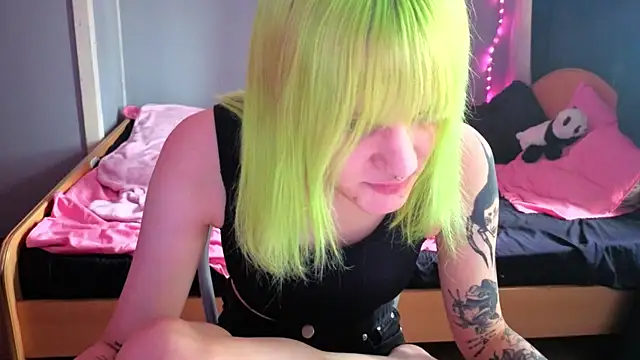 Elieiza xo online show from April 25, 2026, 10:07 am