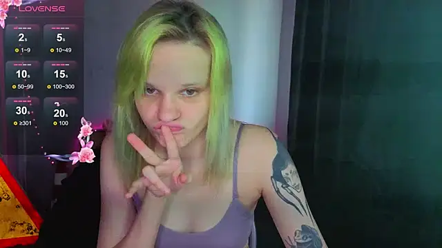 Snapshot of Elieiza_xo chatting on June 15, 2026, 9:20 am Elieiza xo online show from June 15, 2026, 9:20 am