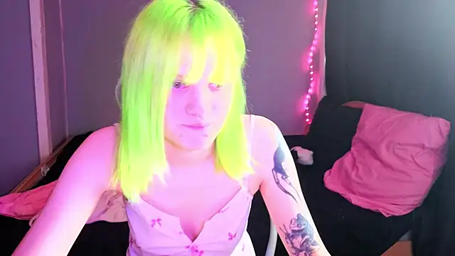 Elieiza xo online show from April 22, 2026, 8:54 am