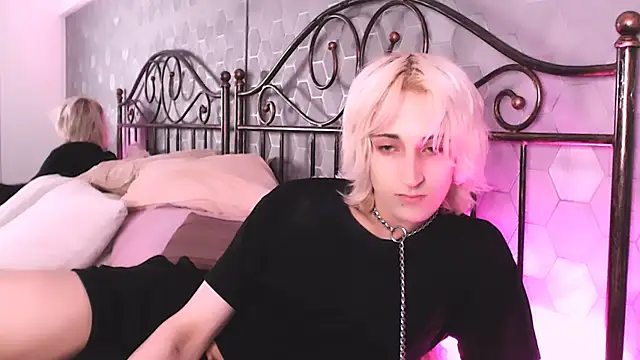 whitenyx online show from September 19, 2025, 10:14 pm