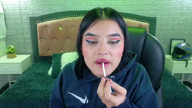 Natalie loffreda online show from February 4, 2026, 3:23 am