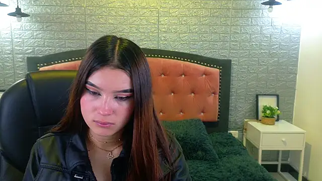 Snapshot of Natalie_loffreda chatting on October 25, 2025, 7:47 pm Natalie loffreda online show from October 25, 2025, 7:47 pm