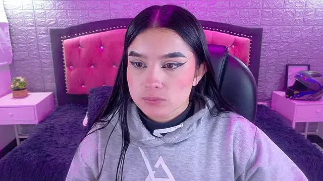 Natalie loffreda online show from February 3, 2026, 3:26 am