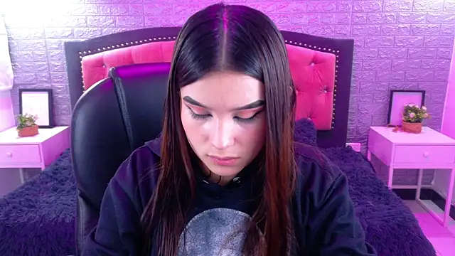 Snapshot of Natalie_loffreda chatting on October 31, 2025, 3:03 am Natalie loffreda online show from October 31, 2025, 3:03 am