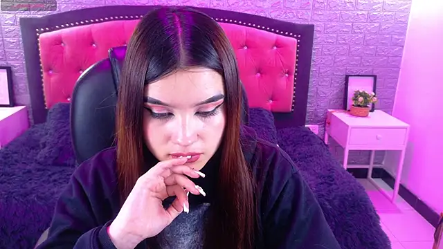 Snapshot of Natalie_loffreda chatting on October 28, 2025, 2:56 am Natalie loffreda online show from October 28, 2025, 2:56 am