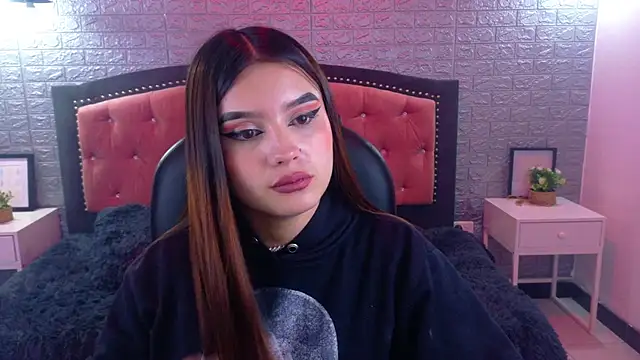 Snapshot of Natalie_loffreda chatting on November 4, 2025, 2:59 am Natalie loffreda online show from November 4, 2025, 2:59 am