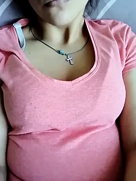 Snapshot of Jenevaonlovex chatting on October 7, 2025, 9:21 am Jenevaonlovex online show from October 7, 2025, 9:21 am