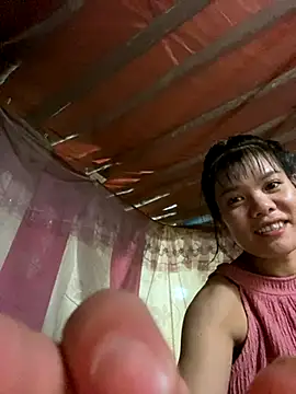 Snapshot of PhanHaa chatting on October 23, 2025, 11:53 am PhanHaa online show from October 23, 2025, 11:53 am