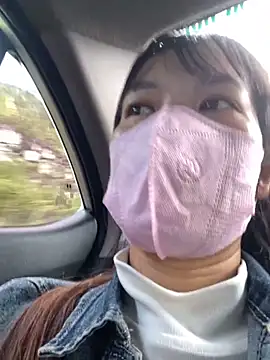 Snapshot of PhanHaa chatting on November 7, 2025, 1:10 am PhanHaa online show from November 7, 2025, 1:10 am