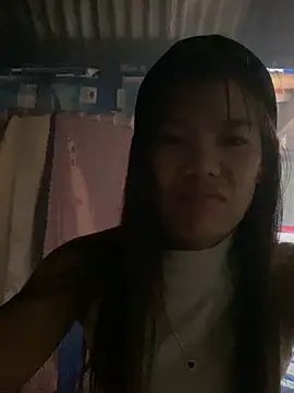 Snapshot of PhanHaa chatting on November 12, 2025, 12:48 am PhanHaa online show from November 12, 2025, 12:48 am