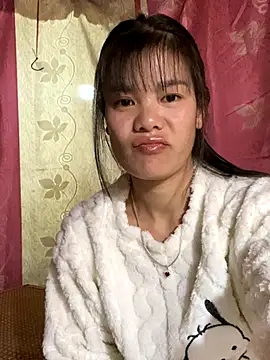 Snapshot of PhanHaa chatting on December 1, 2025, 12:50 pm PhanHaa online show from December 1, 2025, 12:50 pm