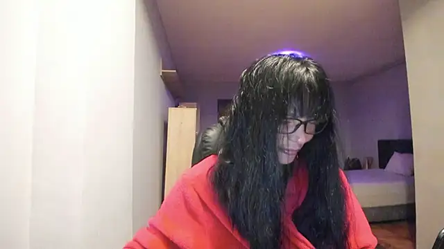 Snapshot of Ella_sweety00 chatting on November 28, 2025, 5:24 pm Ella sweety00 online show from November 28, 2025, 5:24 pm