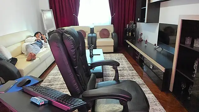 Ella sweety00 online show from March 12, 2026, 6:17 am