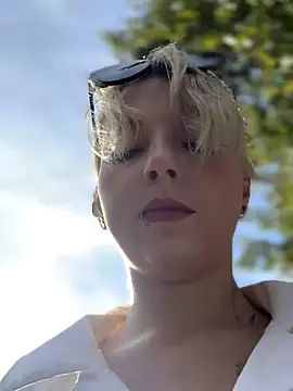 EveLittleSinner online show from September 12, 2025, 9:42 am