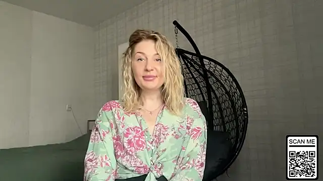 Blondie xoxoxo online show from April 13, 2026, 9:46 am