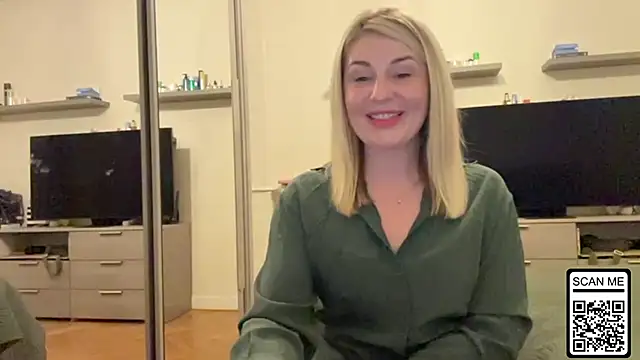 Snapshot of Blondie_xoxoxo chatting on May 11, 2026, 7:11 pm Blondie xoxoxo online show from May 11, 2026, 7:11 pm