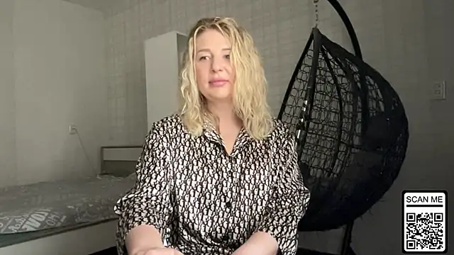 Snapshot of Blondie_xoxoxo chatting on May 26, 2026, 11:41 am Blondie xoxoxo online show from May 26, 2026, 11:41 am