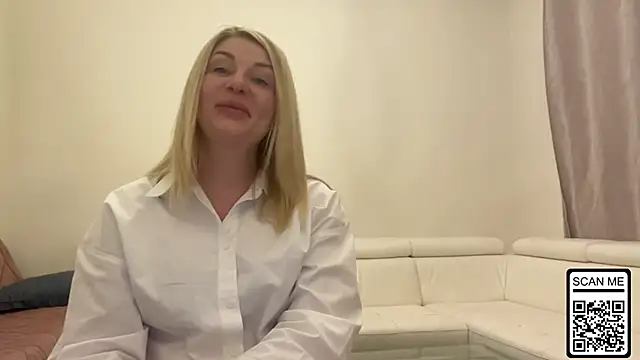 Snapshot of Blondie_xoxoxo chatting on May 12, 2026, 10:49 pm Blondie xoxoxo online show from May 12, 2026, 10:49 pm