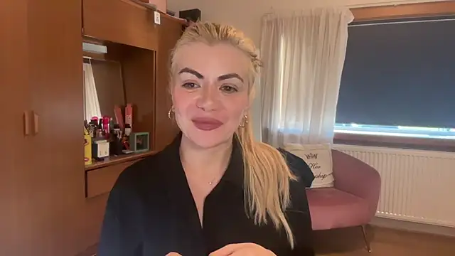 Snapshot of princess17 chatting on September 16, 2025, 4:19 pm princess17 online show from September 16, 2025, 4:19 pm