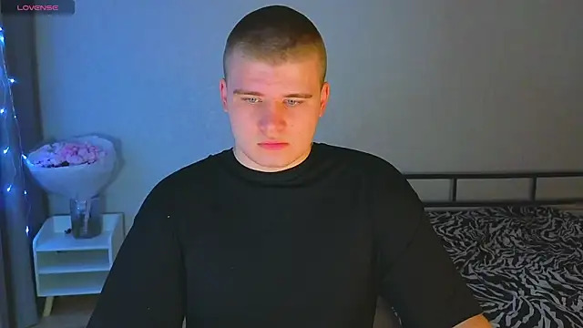 Snapshot of kittenmurr chatting on October 30, 2025, 5:43 pm kittenmurr online show from October 30, 2025, 5:43 pm