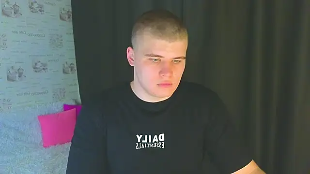 Snapshot of kittenmurr chatting on September 20, 2025, 9:31 pm kittenmurr online show from September 20, 2025, 9:31 pm