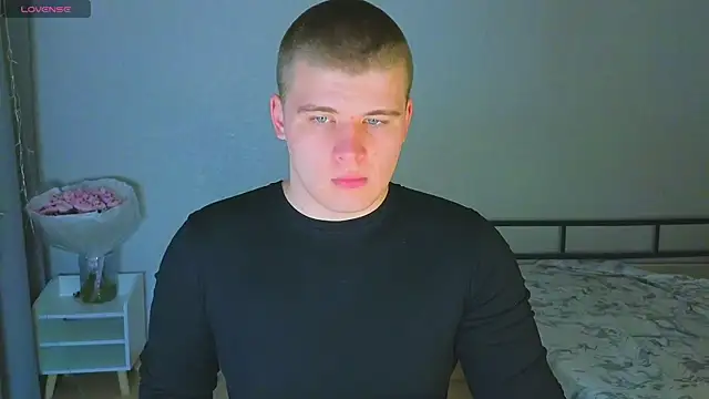 kittenmurr online show from November 3, 2025, 9:18 pm