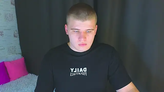 Snapshot of kittenmurr chatting on October 7, 2025, 3:57 pm kittenmurr online show from October 7, 2025, 3:57 pm