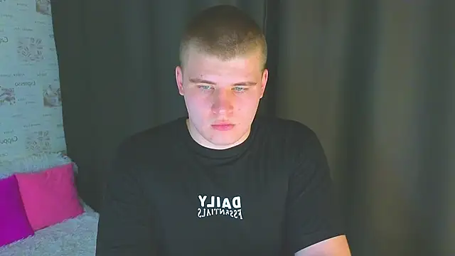 Snapshot of kittenmurr chatting on October 8, 2025, 2:51 pm kittenmurr online show from October 8, 2025, 2:51 pm