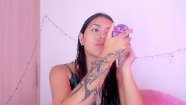 Snapshot of Abby_roussee chatting on November 16, 2025, 3:17 pm Abby roussee online show from November 16, 2025, 3:17 pm