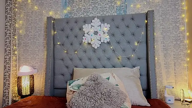 Abby roussee online show from December 18, 2025, 9:40 pm