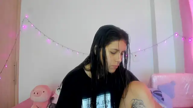 Snapshot of Abby_roussee chatting on November 3, 2025, 1:04 pm Abby roussee online show from November 3, 2025, 1:04 pm