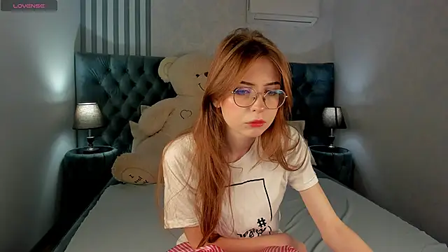 Snapshot of Grace_blush chatting on September 17, 2025, 6:26 am Grace blush online show from September 17, 2025, 6:26 am