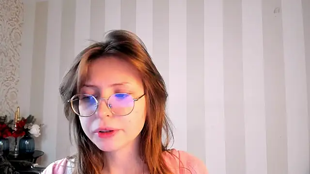 Snapshot of Grace_blush chatting on November 23, 2025, 1:21 pm Grace blush online show from November 23, 2025, 1:21 pm