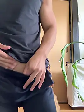 masucle216 online show from October 10, 2025, 4:13 am