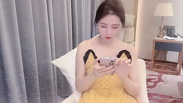 Ianxuan online show from April 24, 2026, 3:52 am