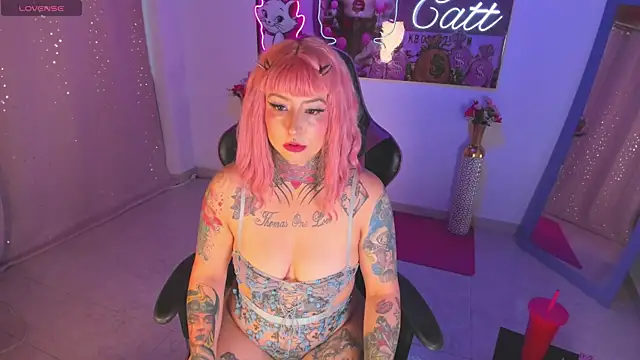 Snapshot of catt_monroe chatting on April 10, 2026, 2:57 pm catt monroe online show from April 10, 2026, 2:57 pm