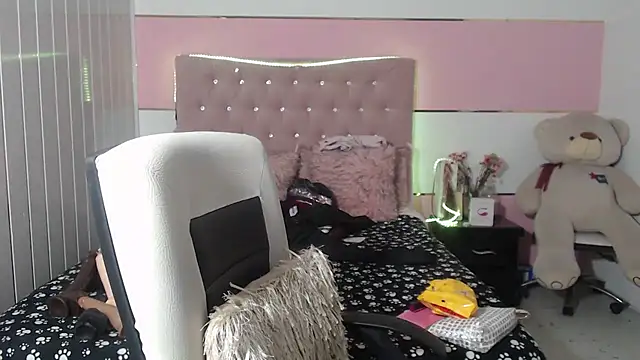 Snapshot of patty_squirt_ chatting on March 16, 2025, 3:25 am patty squirt online show from March 16, 2025, 3:25 am