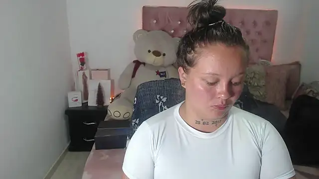 Snapshot of patty_squirt_ chatting on October 4, 2025, 2:24 am patty squirt online show from October 4, 2025, 2:24 am