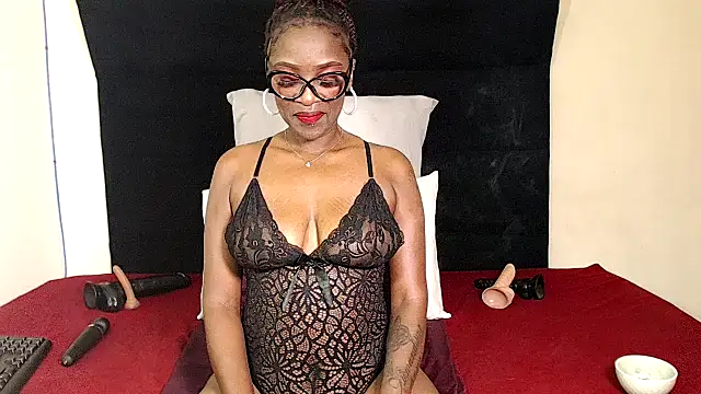 Yummychoklit online show from April 28, 2026, 3:44 am