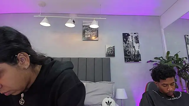 Snapshot of violet_and_myers chatting on October 28, 2025, 11:31 am violet and myers online show from October 28, 2025, 11:31 am