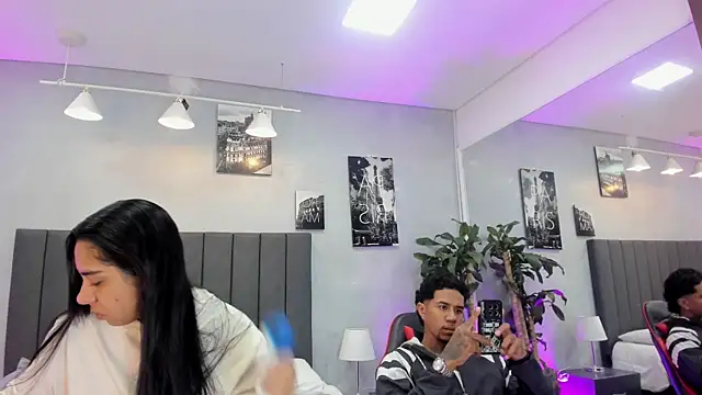 Snapshot of violet_and_myers chatting on November 18, 2025, 11:24 am violet and myers online show from November 18, 2025, 11:24 am