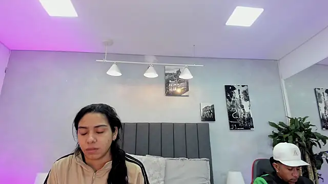 Snapshot of violet_and_myers chatting on November 4, 2025, 11:25 am violet and myers online show from November 4, 2025, 11:25 am